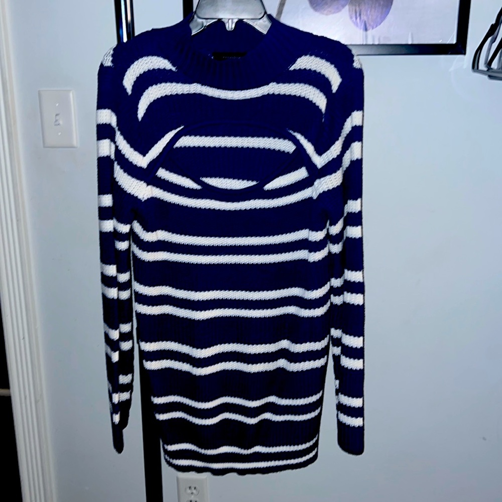 Slightly use sweater